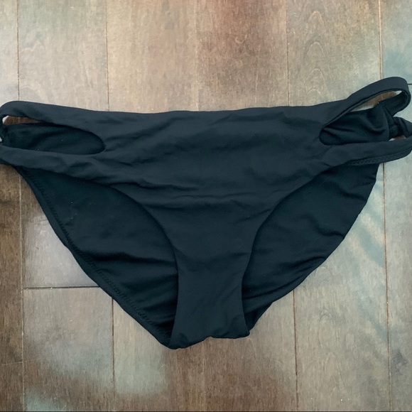 Garage Bikini Bottom👙 - Picture 2 of 2